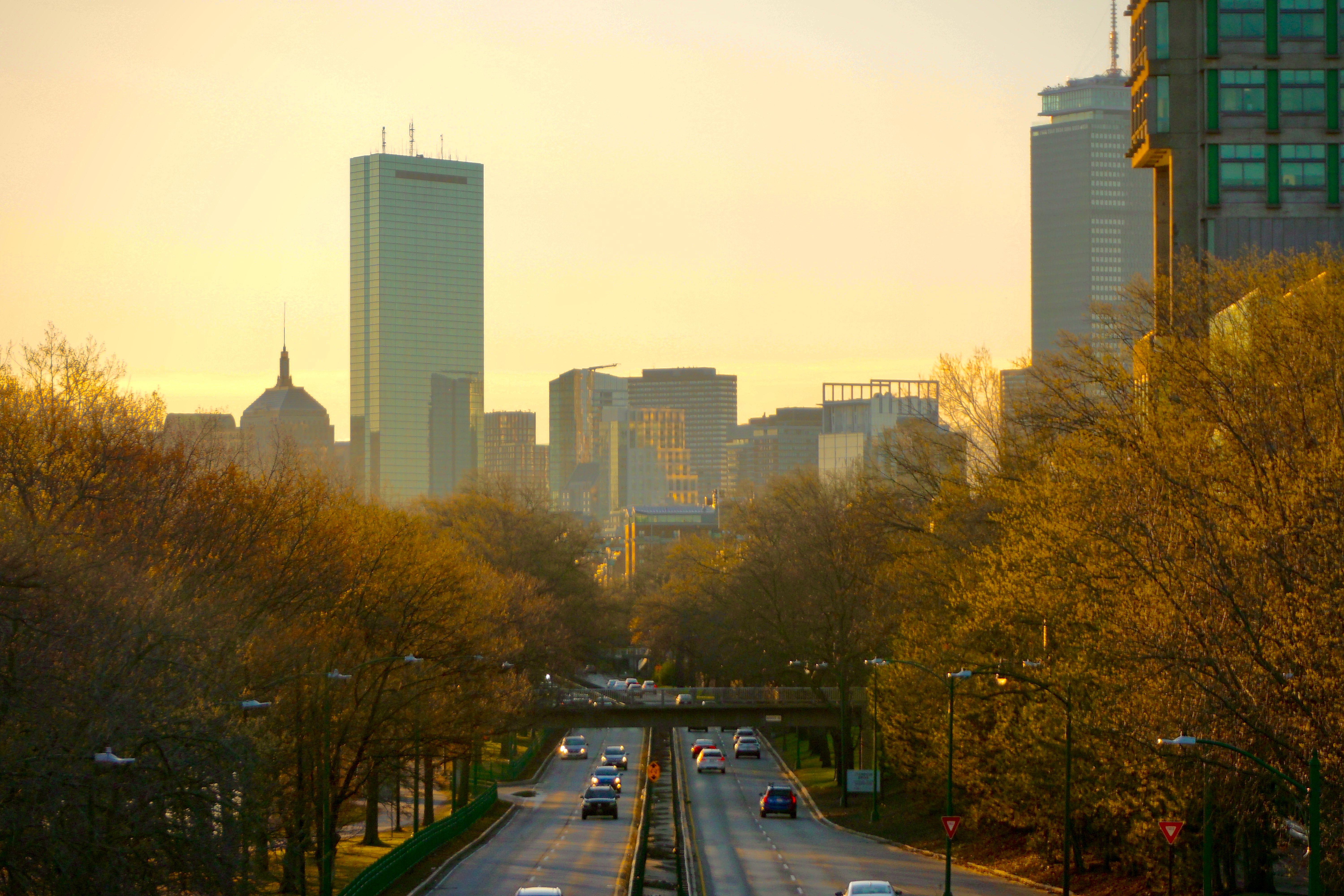 Lo skyline di Boston, Massachusetts, area da cui SeeClickFix si è diffuso nei sistemi 311 americani