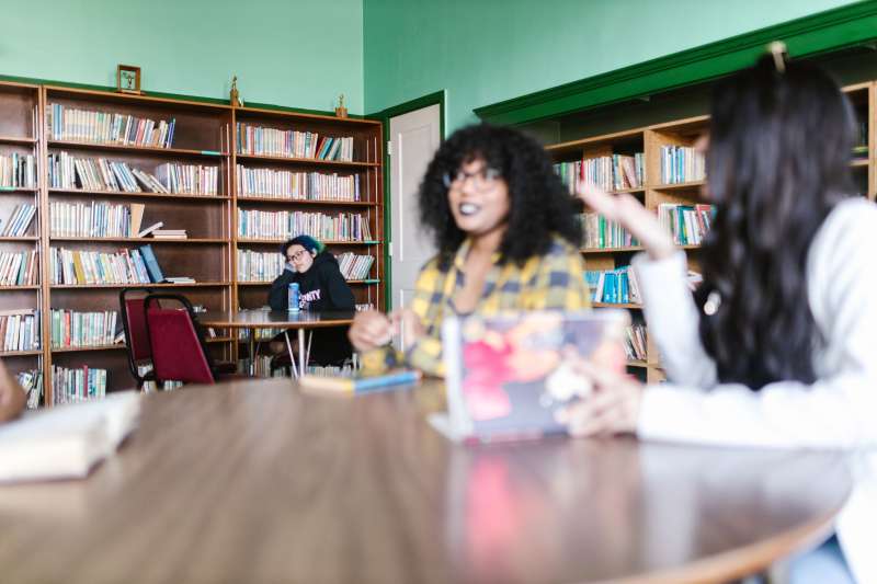 Interno della Dr. Martin Luther King Jr. Library di San José, sede dell'AI Center for Civic and Social Good